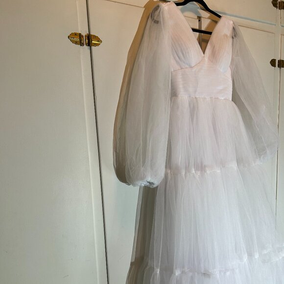 New Tulle Wedding Gown - Picture 6 of 14
